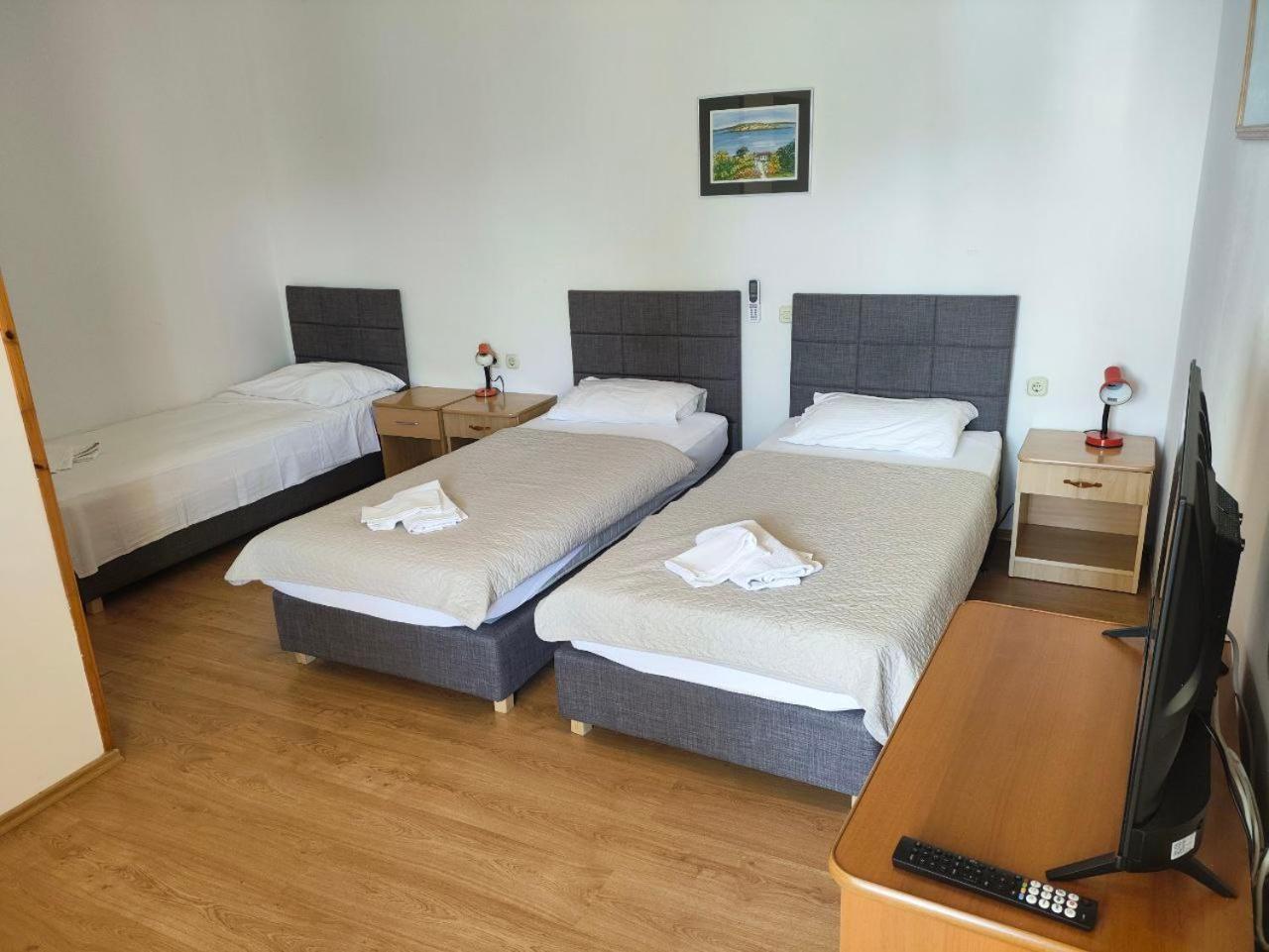 Tonino Apartments Паг Экстерьер фото