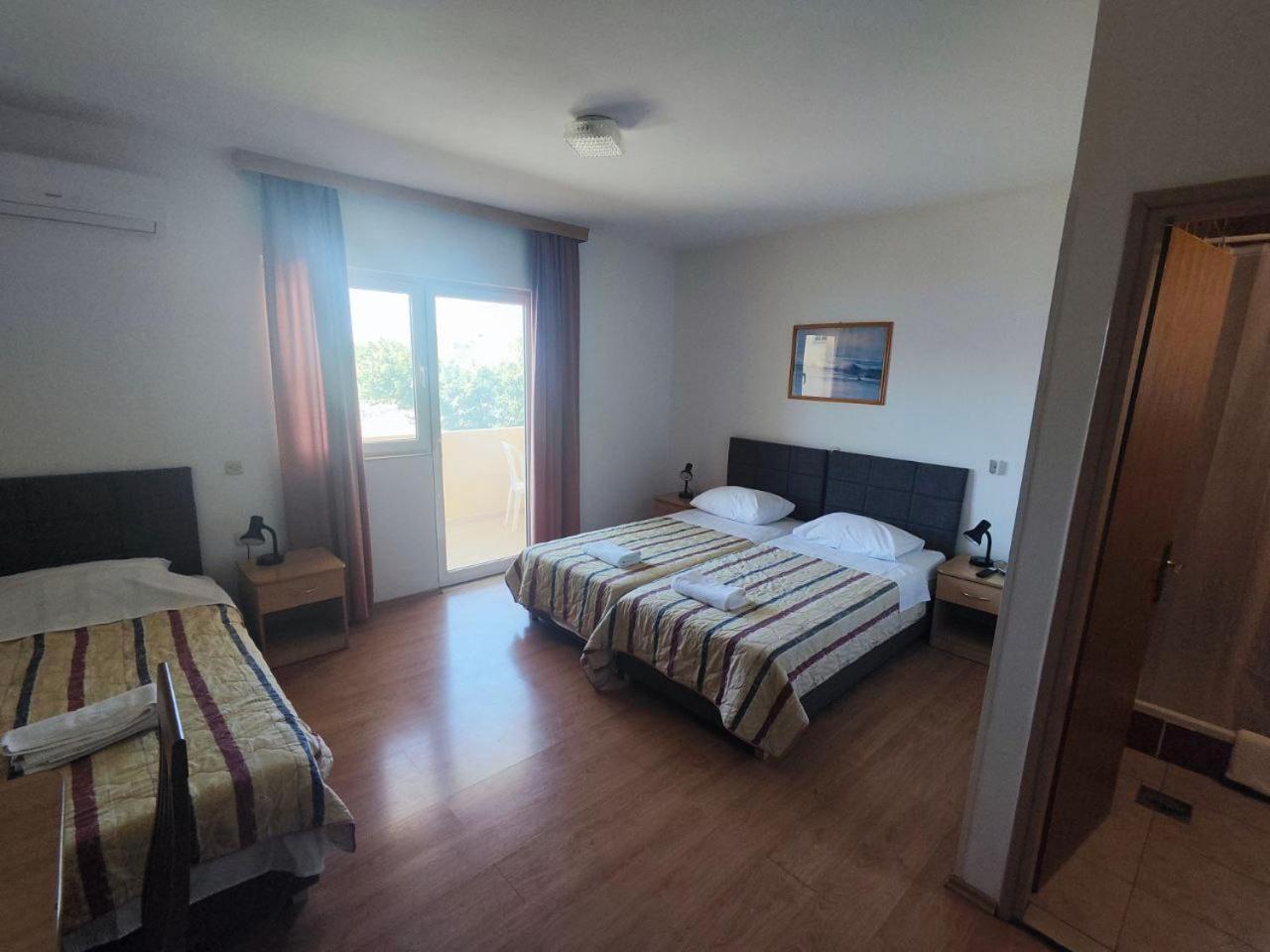 Tonino Apartments Паг Экстерьер фото